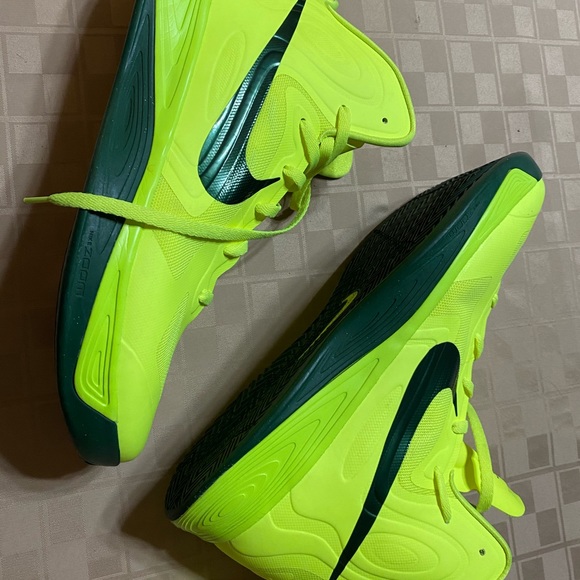 EUC Nike Zoom Hyperfuse Volt 2012 Size 17 525022-700 Neon Yellow UK 16 EU‎ 52. - Picture 1 of 8